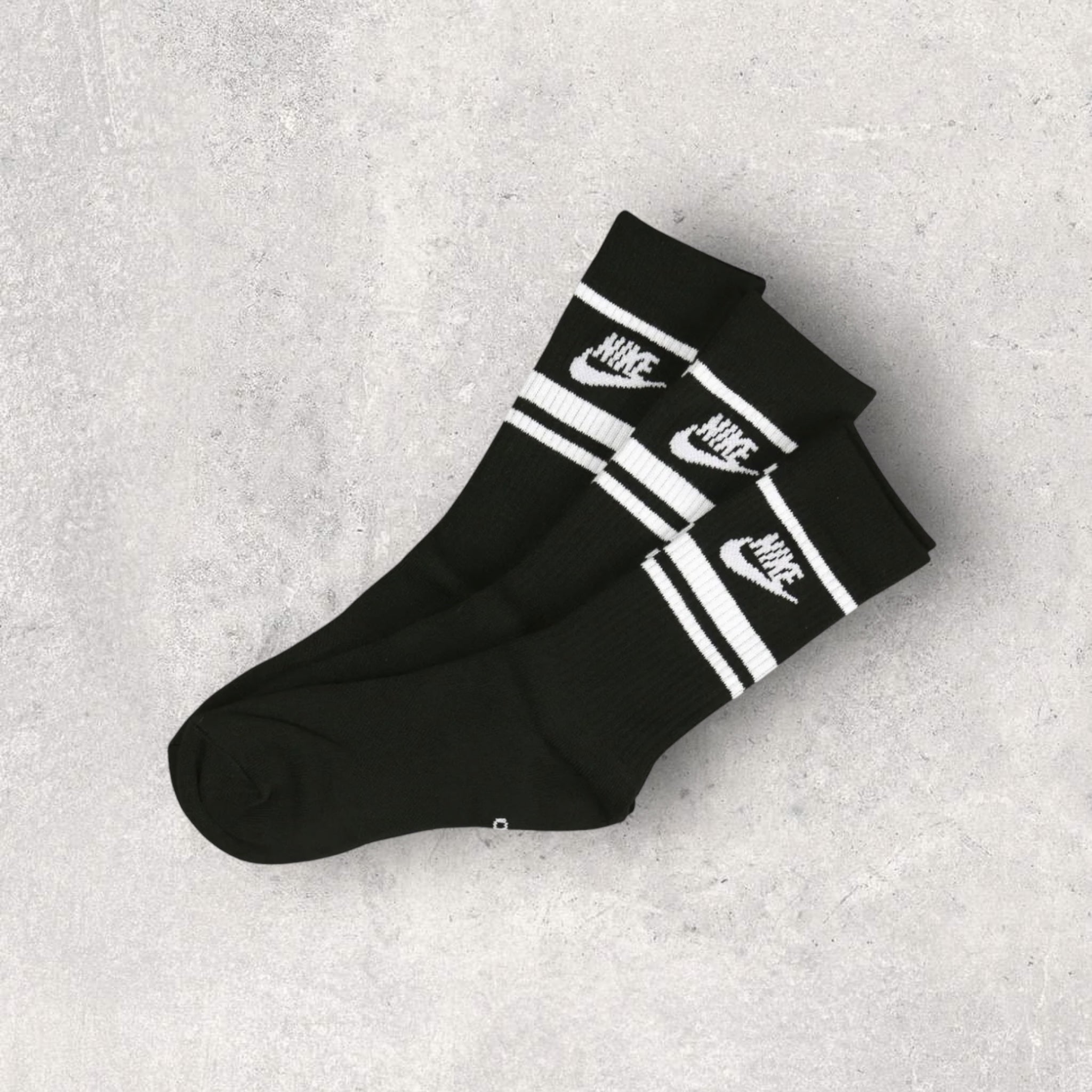 NIKE EVERYDAY ESSENTIAL STRIPE CREW SOCKS BLACK / WHITE (3 PACK)