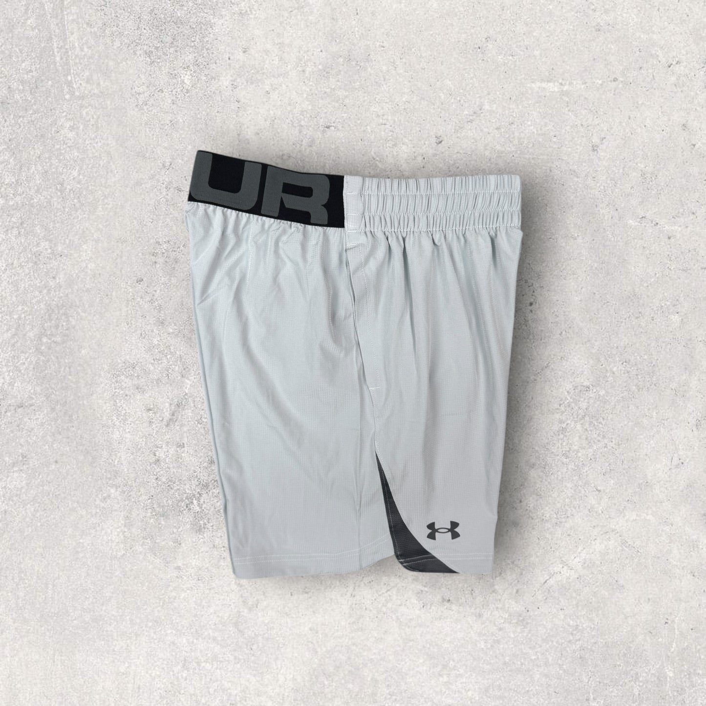 UNDER ARMOUR WOVEN SHORTS - GREY