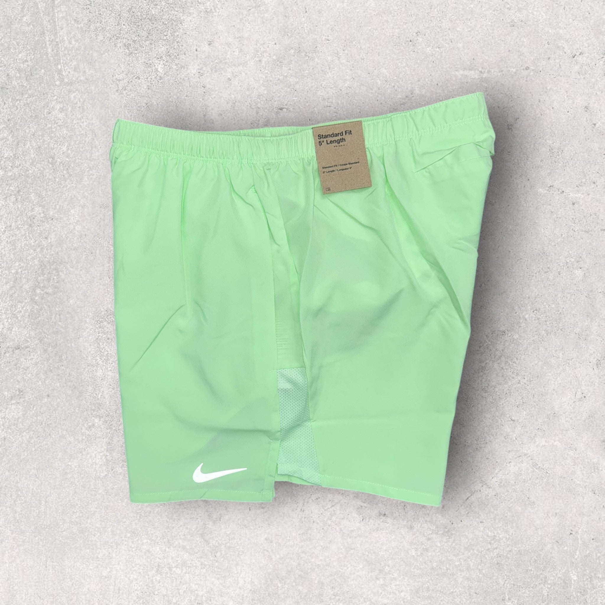 NIKE MILER 1.0 / 5 CHALLENGER SHORT SER - VAPOUR GREEN