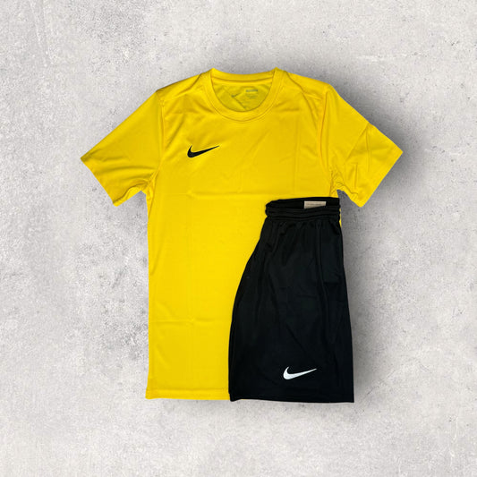 NIKE DRI-FIT SET - T-SHIRT & SHORTS - YELLOW/BLACK