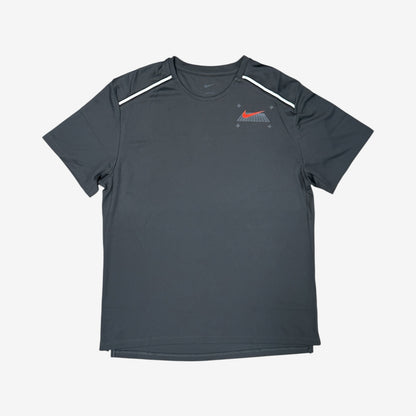 NIKE MILER GRAPHIC SHORT SET - ANTHRACITE/COOL GREY