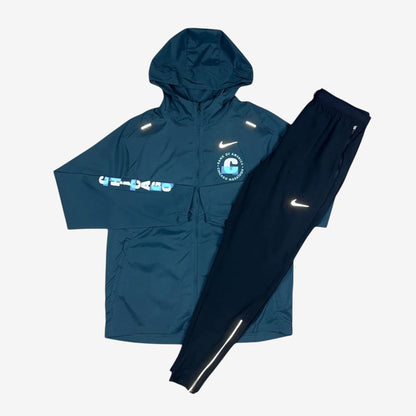 NIKE UV WINDRUNNER JACKET CHICAGO FINISHER & NIKE PHENOM PANTS - DEEP JUNGLE/BLACK