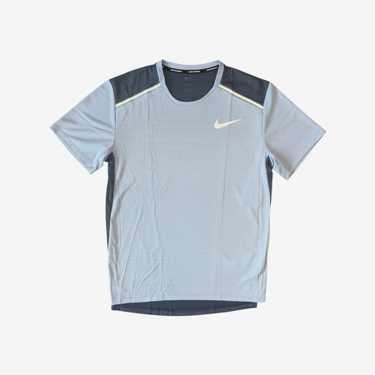 NIKE MILER T-SHIRT - BLISS/DIFFUSED BLUE