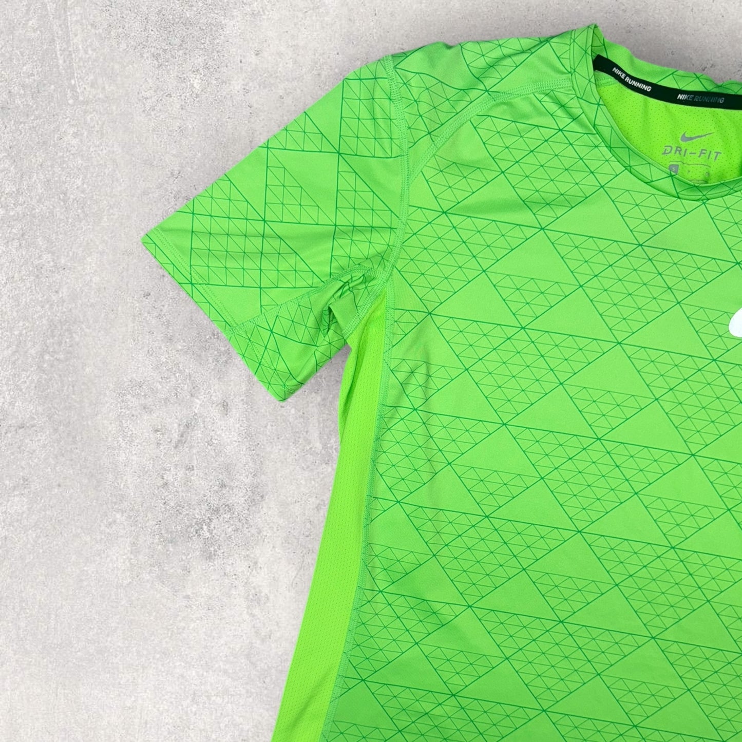 NIKE EXCLUSIVE DRI-FIT T-SHIRT - GREEN