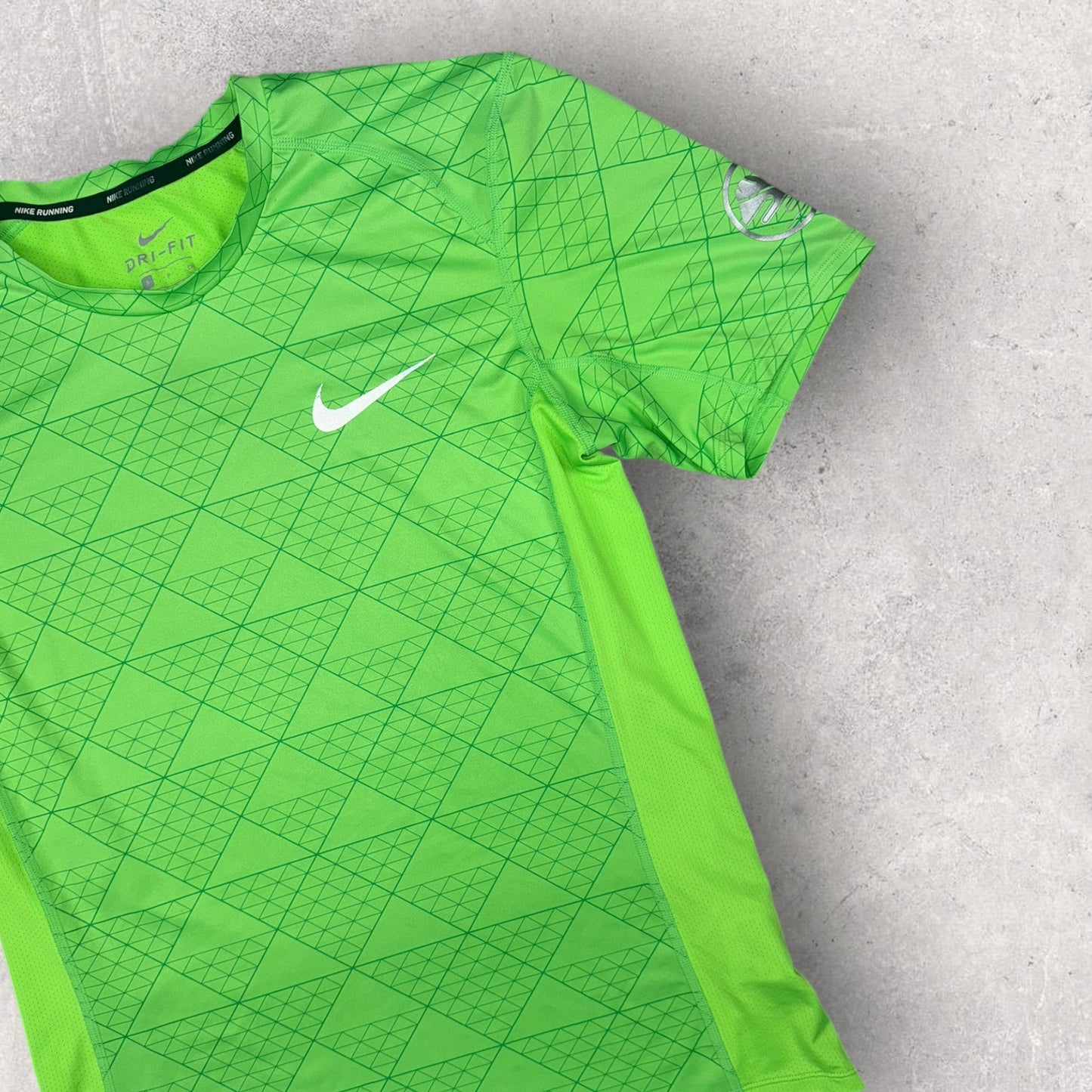 NIKE EXCLUSIVE DRI-FIT T-SHIRT - GREEN