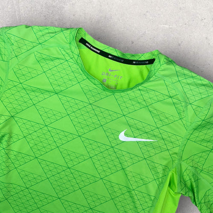 NIKE EXCLUSIVE DRI-FIT T-SHIRT - GREEN