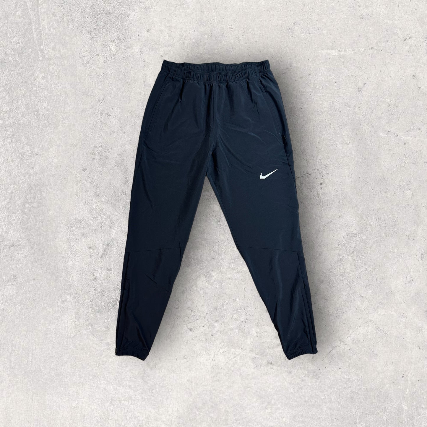 NIKE DRI-FIT CHALLENGER PANTS - BLACK