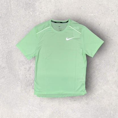NIKE MILER 1.0 / 5 CHALLENGER SHORT SER - VAPOUR GREEN