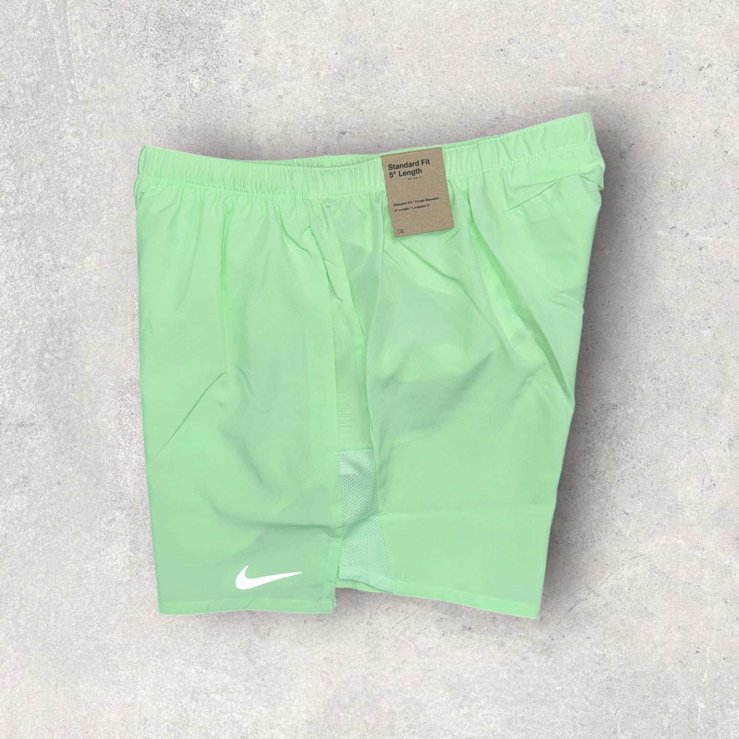 NIKE MILER 1.0 / 5 CHALLENGER SHORT SER - VAPOUR GREEN