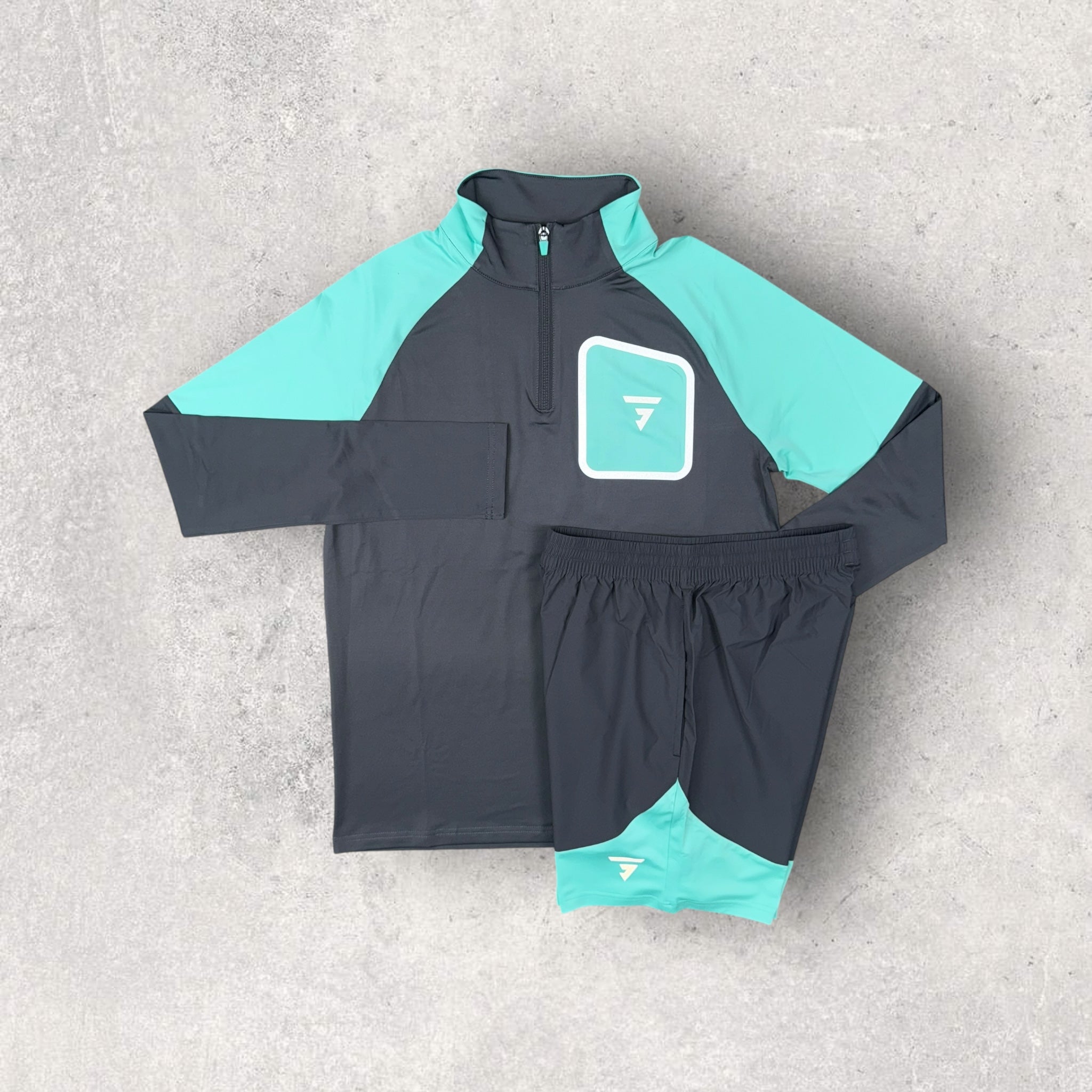 GRIID GLIDE 1/4 ZIP SHORT SET - IRON GATE/MINT