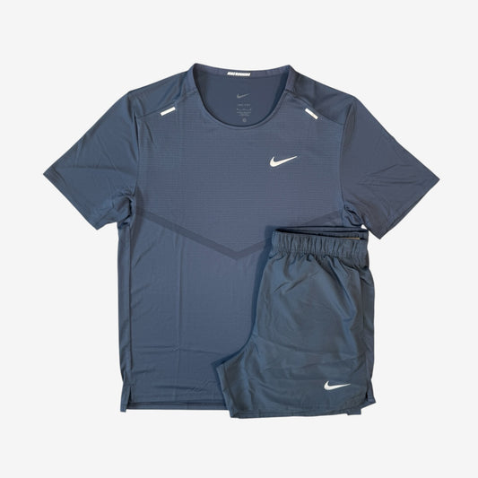 NIKE RISE 365 T-SHIRT / 5INCH CHALLENGER SHORT - THUNDER BLUE