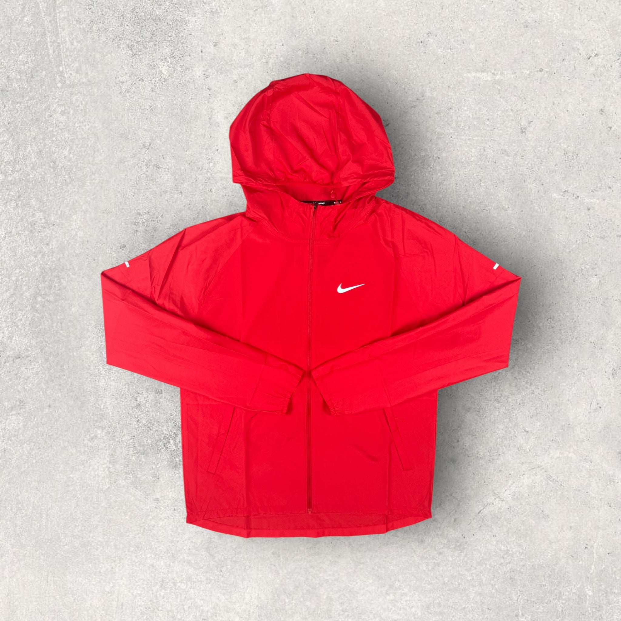 NIKE REPEL MILER WINDRUNNER JACKET UNIVERSITY RED & RED FLEX STRIDE SHORTS SET