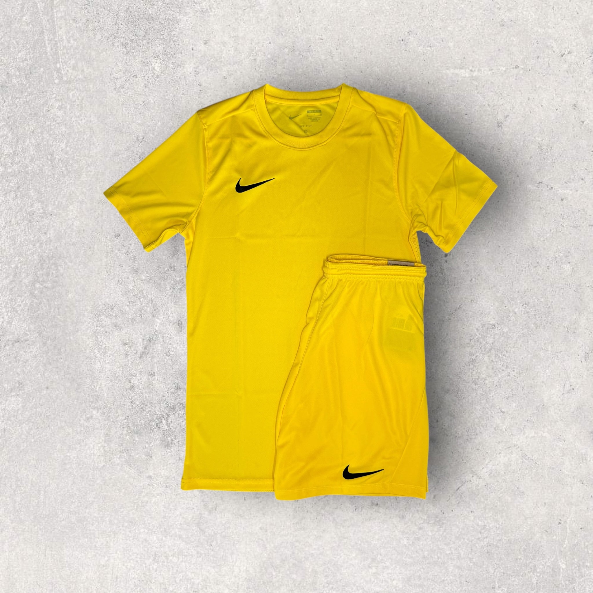 NIKE DRI-FIT SET - T-SHIRT & SHORTS - YELLOW