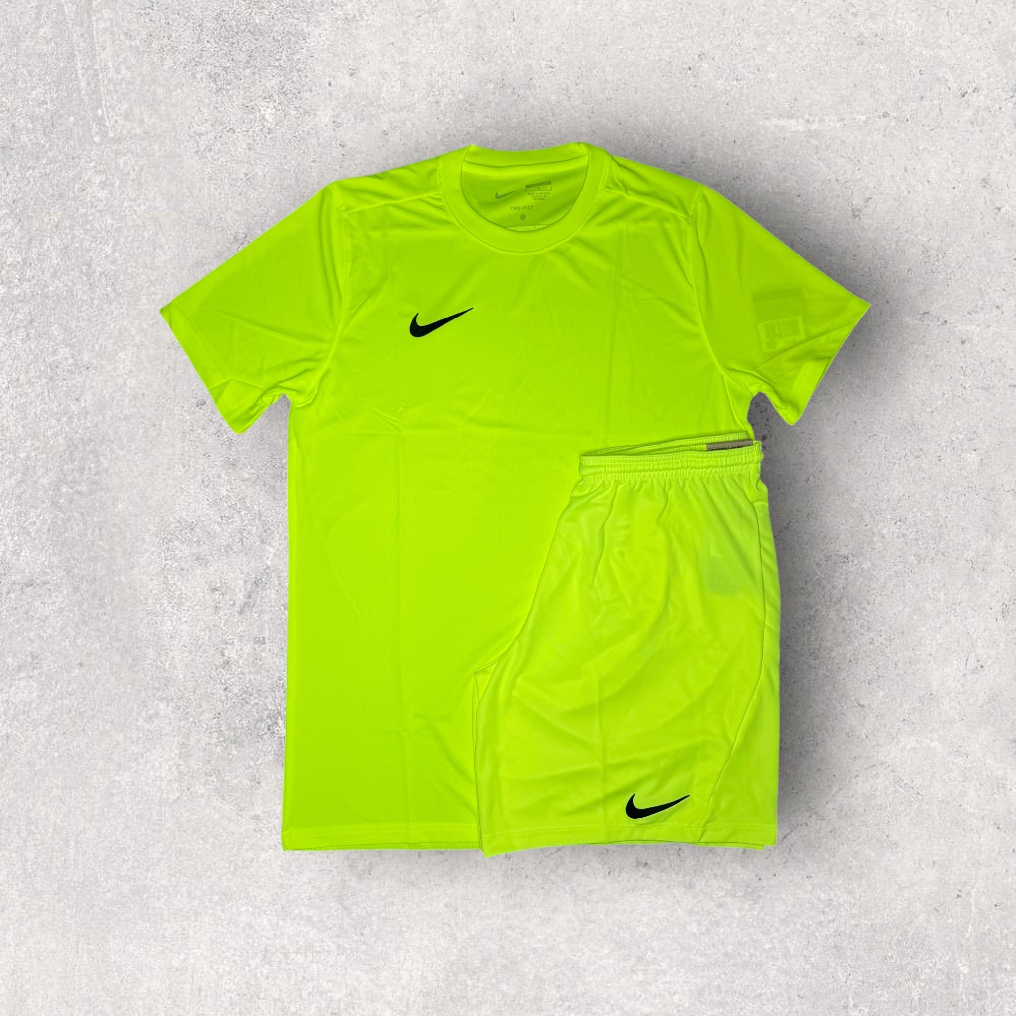 NIKE DRI-FIT SET - T-SHIRT & SHORTS  - VOLT